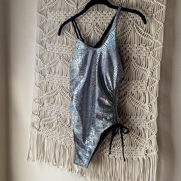 Shein silver & black NWOT one piece, snakeskin animal print, sz Medium - Picture 2 of 10